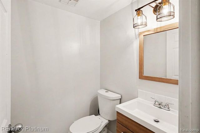 6317 Kevin Drive, Brighton, MI 48116