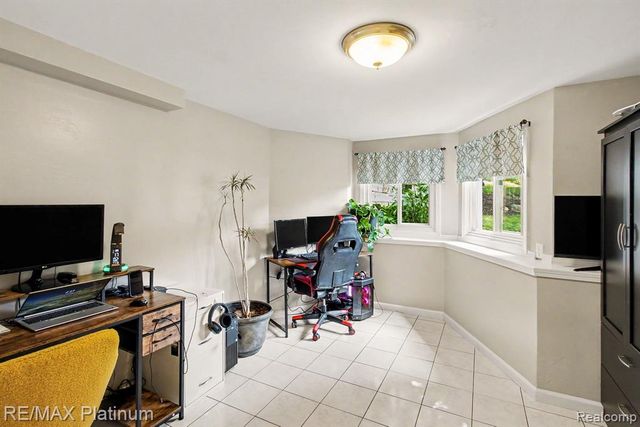 6317 Kevin Drive, Brighton, MI 48116