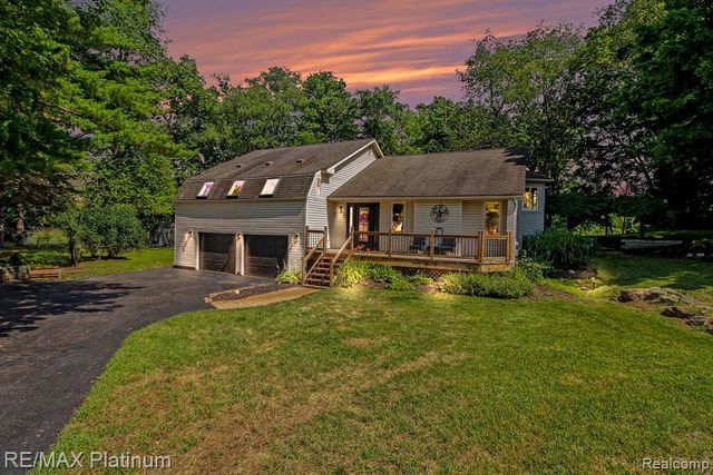 6317 Kevin Drive, Brighton, MI 48116
