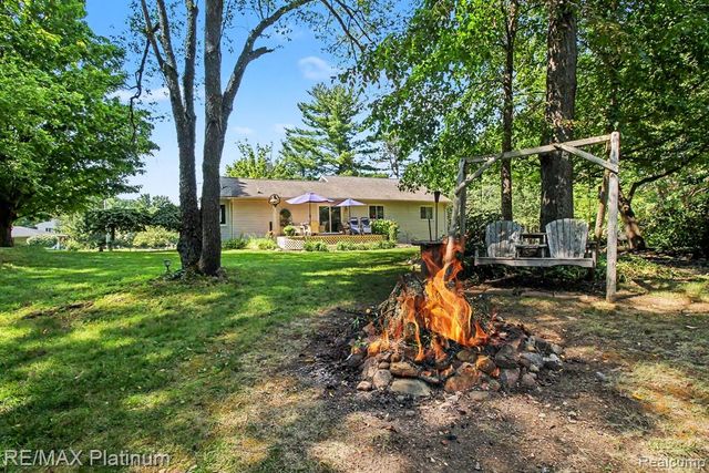 6317 Kevin Drive, Brighton, MI 48116