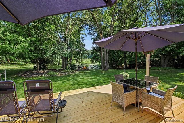 6317 Kevin Drive, Brighton, MI 48116