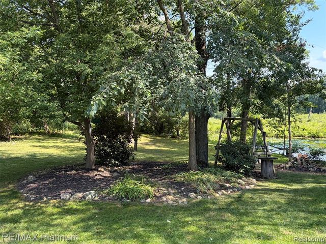 6317 Kevin Drive, Brighton, MI 48116