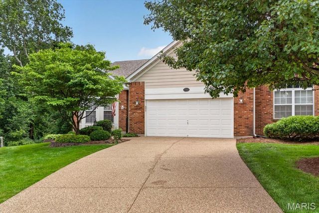 7342 Timberpoint Court, Fairview Heights, IL 62208