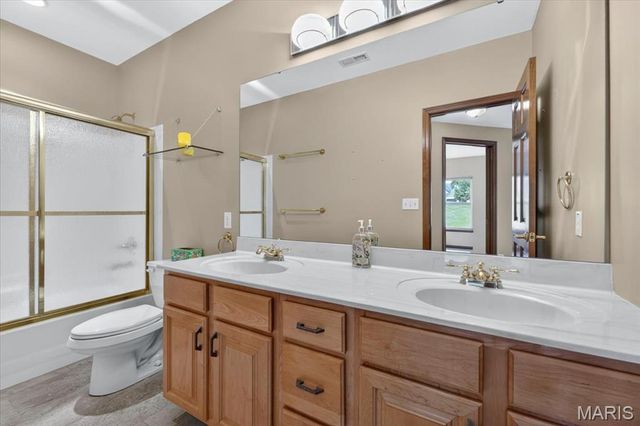 7342 Timberpoint Court, Fairview Heights, IL 62208