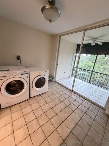 3720 Inverrary Dr 3L, Lauderhill, FL 33319