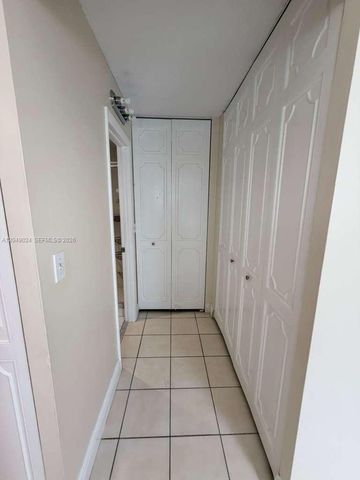 3720 Inverrary Dr 3L, Lauderhill, FL 33319
