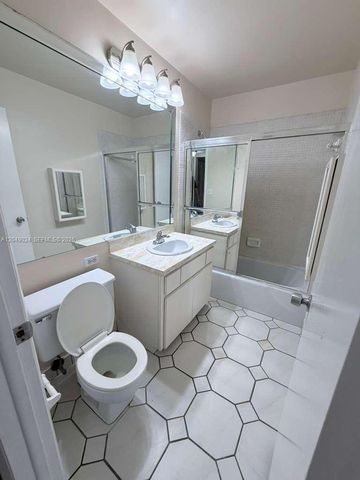 3720 Inverrary Dr 3L, Lauderhill, FL 33319