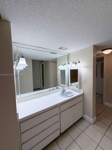 3720 Inverrary Dr 3L, Lauderhill, FL 33319