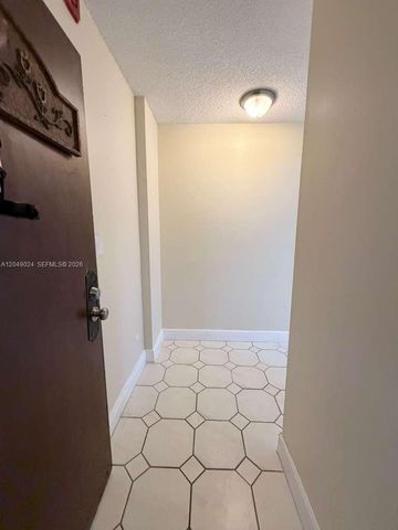 3720 Inverrary Dr 3L, Lauderhill, FL 33319