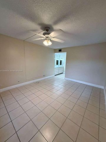 3720 Inverrary Dr 3L, Lauderhill, FL 33319