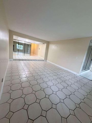 3720 Inverrary Dr 3L, Lauderhill, FL 33319