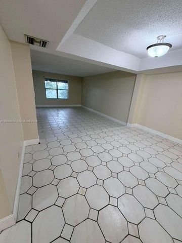 3720 Inverrary Dr 3L, Lauderhill, FL 33319