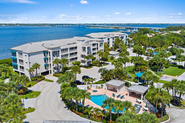 164 NE Edgewater Drive 2103, Stuart, FL 34996