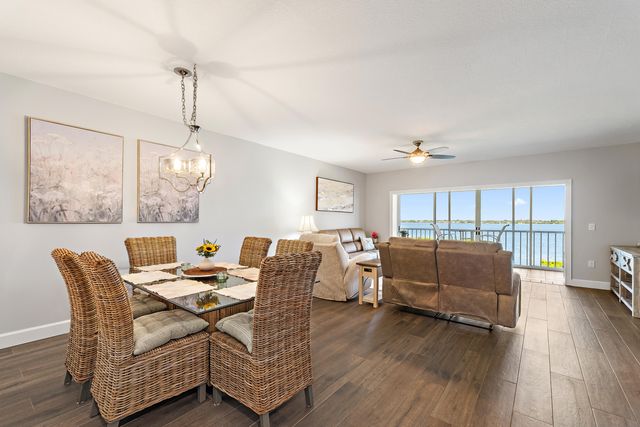 164 NE Edgewater Drive 2103, Stuart, FL 34996
