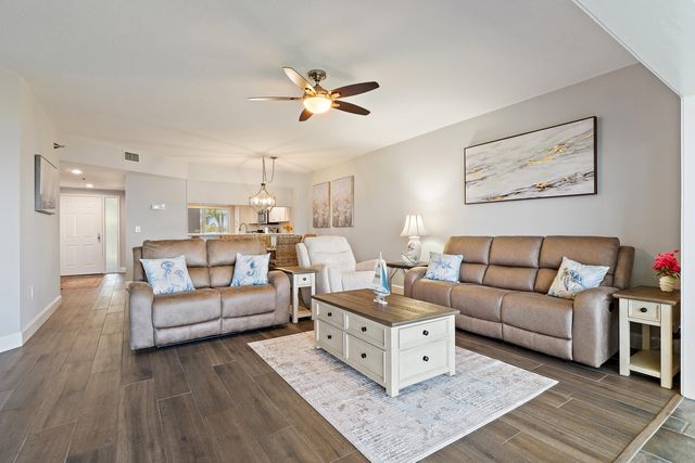 164 NE Edgewater Drive 2103, Stuart, FL 34996