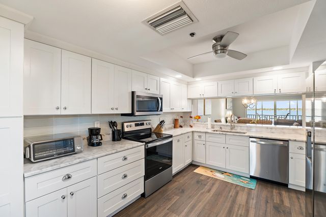 164 NE Edgewater Drive 2103, Stuart, FL 34996