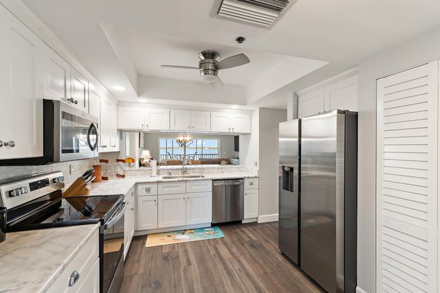 164 NE Edgewater Drive 2103, Stuart, FL 34996