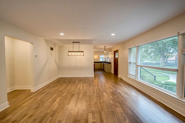 219 Spring Avenue, Naperville, IL 60540