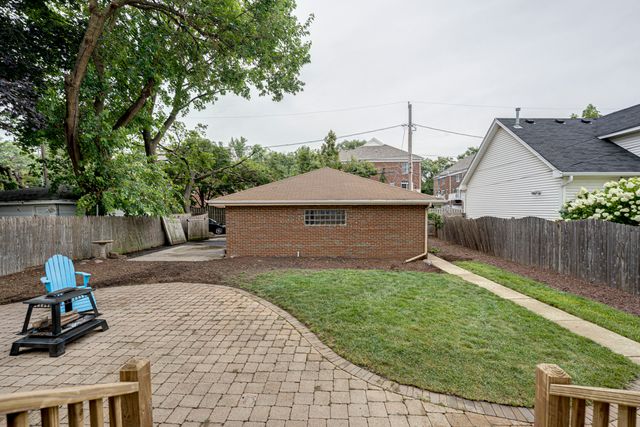 219 Spring Avenue, Naperville, IL 60540