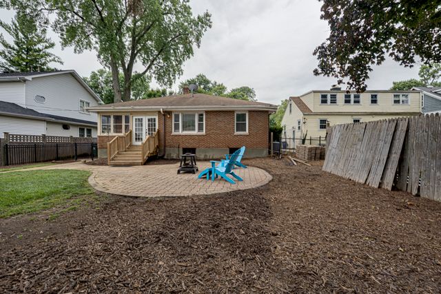 219 Spring Avenue, Naperville, IL 60540