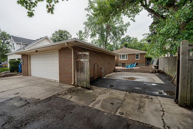219 Spring Avenue, Naperville, IL 60540
