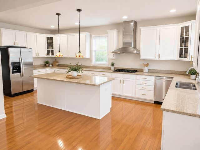 391 Lake Run Lane, North Aurora, IL 60542