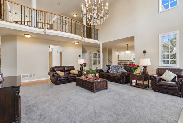 391 Lake Run Lane, North Aurora, IL 60542