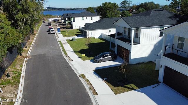 3611 WELLS LANDING Court, Jacksonville, FL 32277