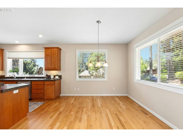 10523 Se CHARLOTTE Dr, Happy Valley, OR 97086