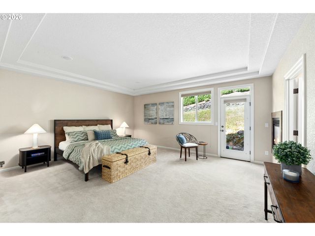 10523 Se CHARLOTTE Dr, Happy Valley, OR 97086
