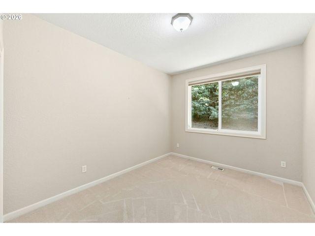 10523 Se CHARLOTTE Dr, Happy Valley, OR 97086