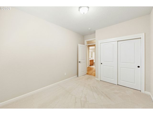 10523 Se CHARLOTTE Dr, Happy Valley, OR 97086