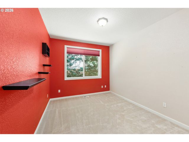 10523 Se CHARLOTTE Dr, Happy Valley, OR 97086