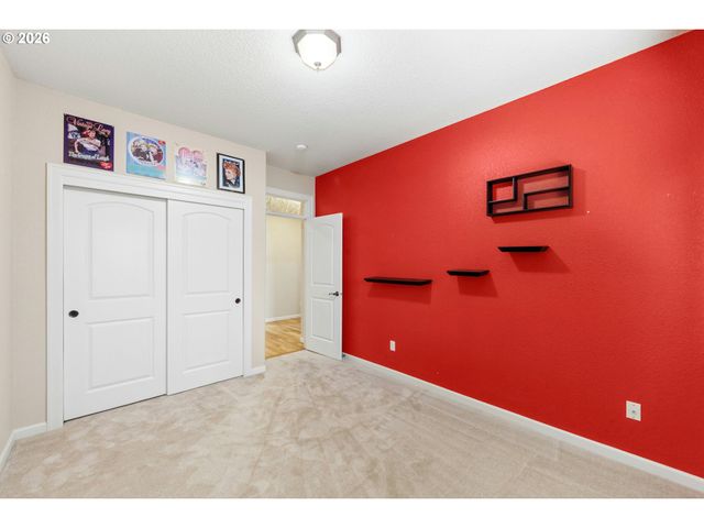 10523 Se CHARLOTTE Dr, Happy Valley, OR 97086