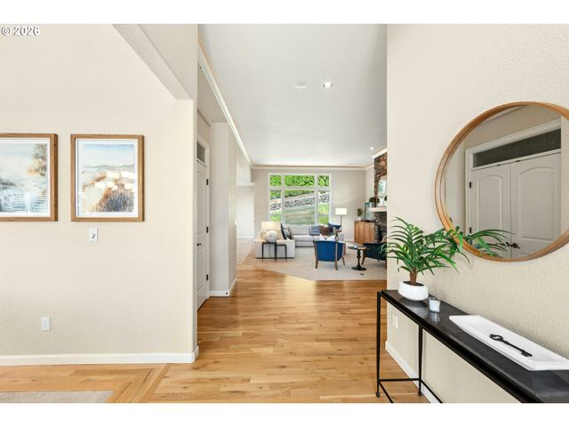10523 Se CHARLOTTE Dr, Happy Valley, OR 97086