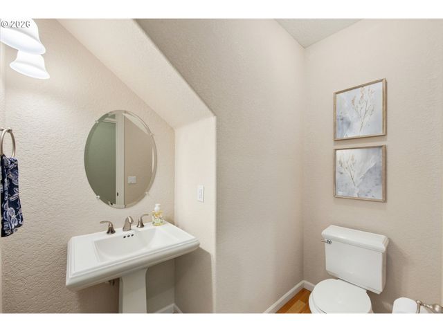 10523 Se CHARLOTTE Dr, Happy Valley, OR 97086