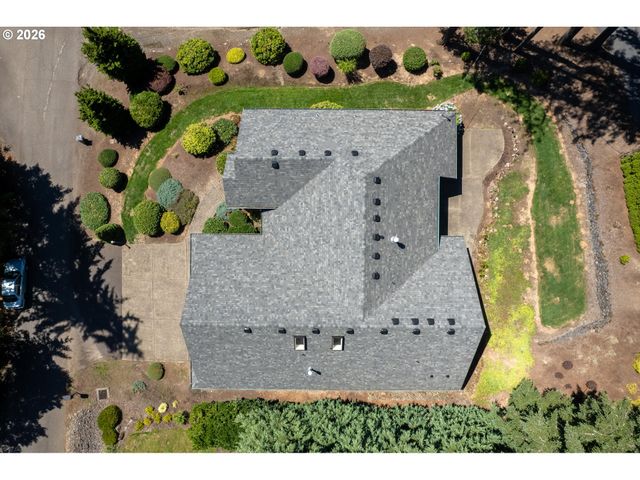 10523 Se CHARLOTTE Dr, Happy Valley, OR 97086