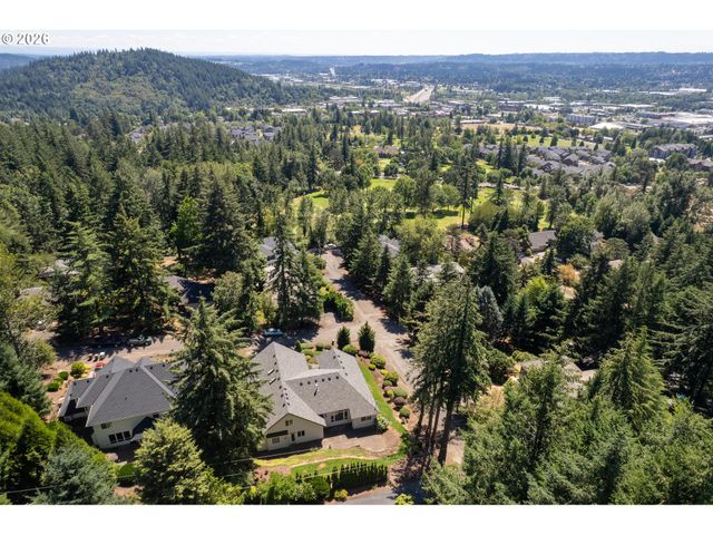 10523 Se CHARLOTTE Dr, Happy Valley, OR 97086