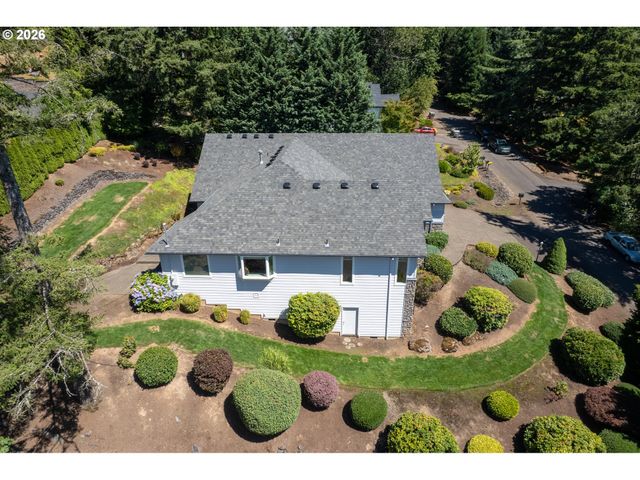 10523 Se CHARLOTTE Dr, Happy Valley, OR 97086