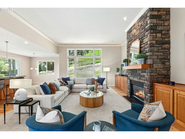 10523 Se CHARLOTTE Dr, Happy Valley, OR 97086