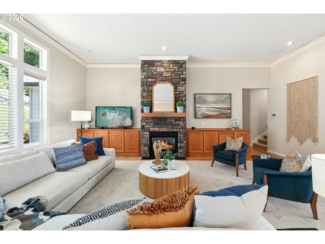 10523 Se CHARLOTTE Dr, Happy Valley, OR 97086