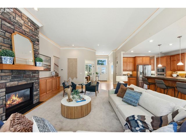 10523 Se CHARLOTTE Dr, Happy Valley, OR 97086
