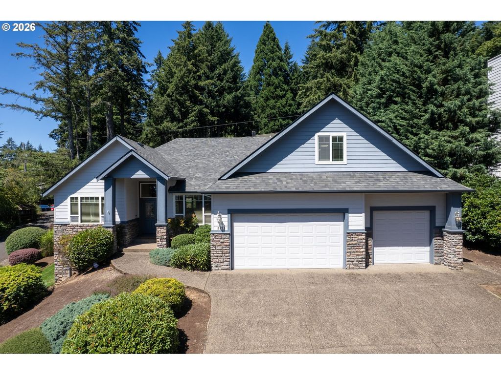 10523 Se CHARLOTTE Dr, Happy Valley, OR 97086