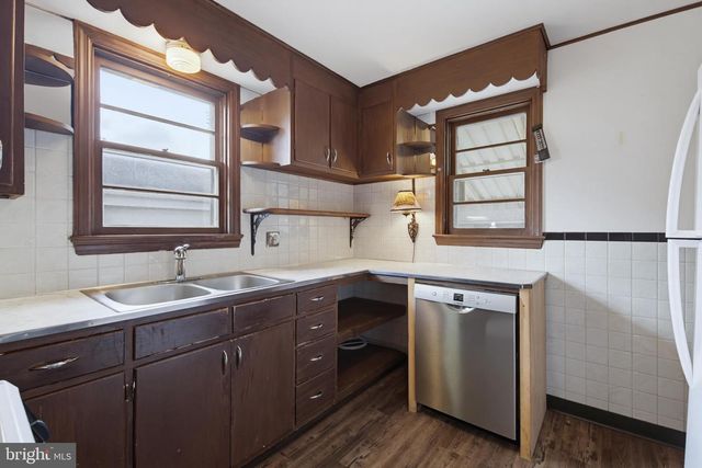24 W DENLINGER AVE, Strasburg, PA 17579