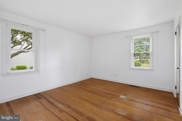 24 W DENLINGER AVE, Strasburg, PA 17579
