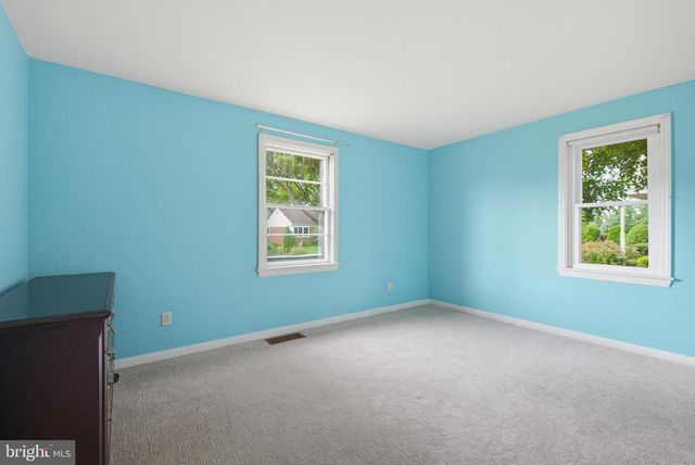 24 W DENLINGER AVE, Strasburg, PA 17579