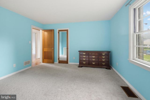 24 W DENLINGER AVE, Strasburg, PA 17579