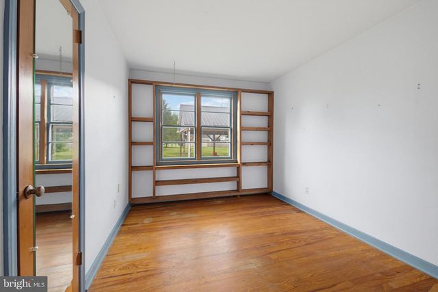 24 W DENLINGER AVE, Strasburg, PA 17579