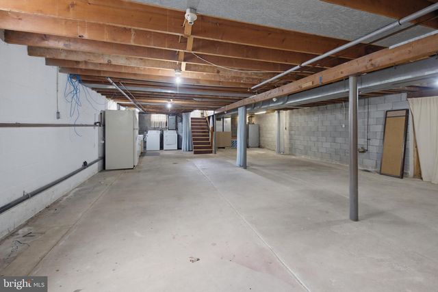 24 W DENLINGER AVE, Strasburg, PA 17579