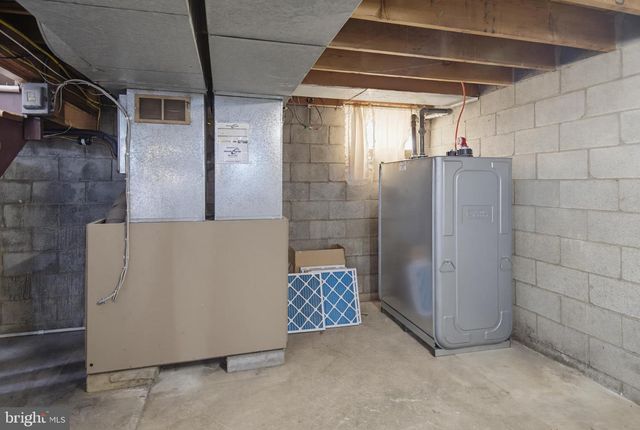 24 W DENLINGER AVE, Strasburg, PA 17579
